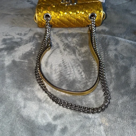 Preloved Gucci marmot yellow Crossbody bag pristine condition comes with DB - Picture 10 of 14